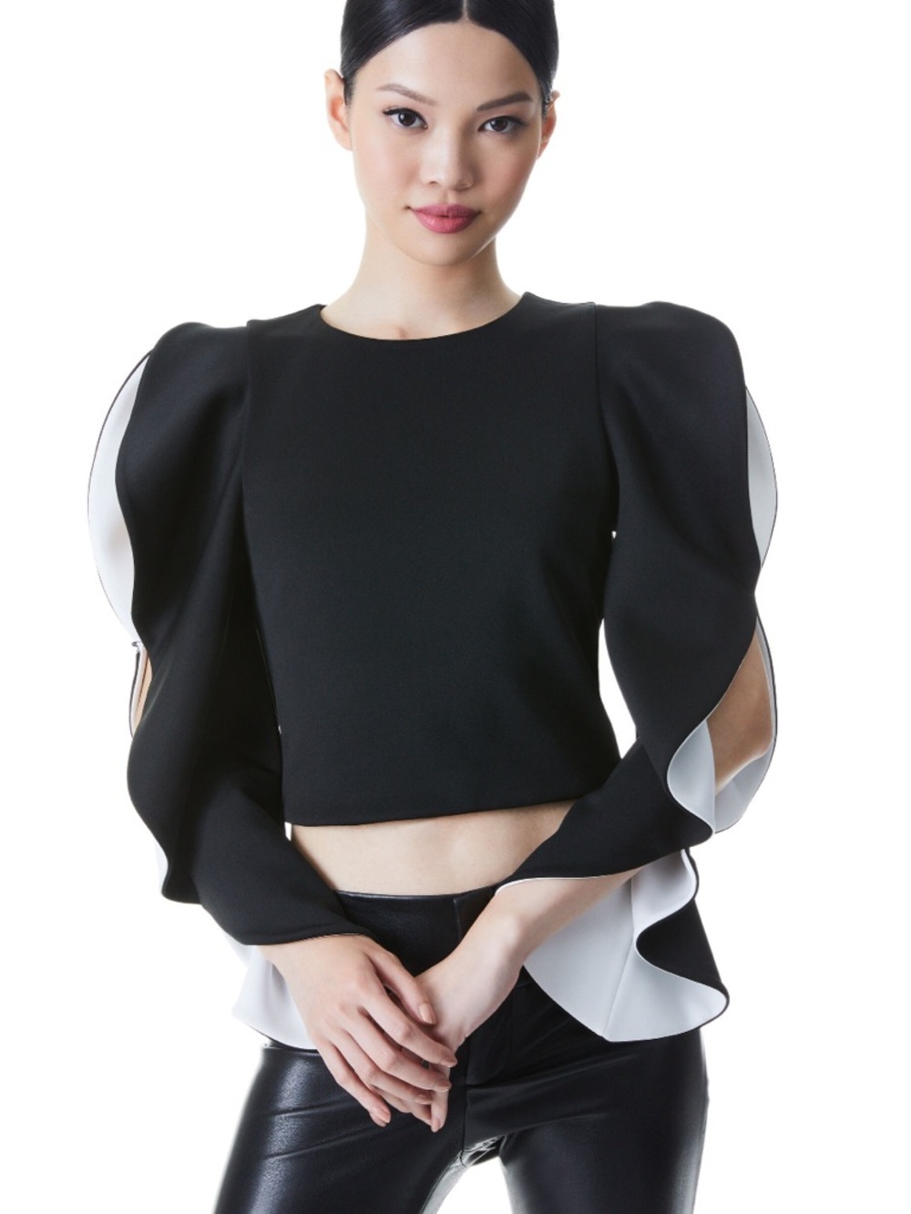 Alice + Olivia Ollie Ruffle Sleeve Crop Top Black with White Statement - Picture 7 of 12